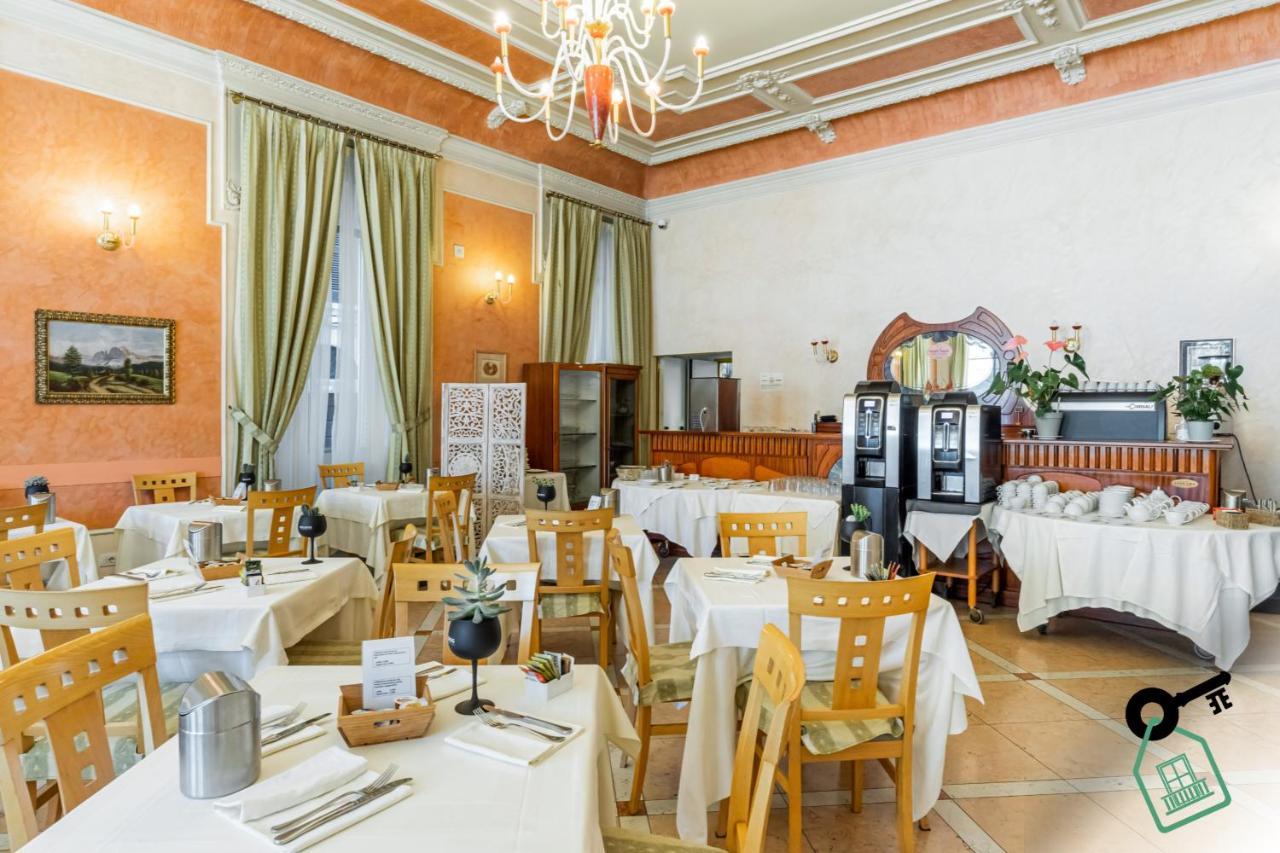 Hotel Rooms Lago Maggiore 베르바니아 외부 사진